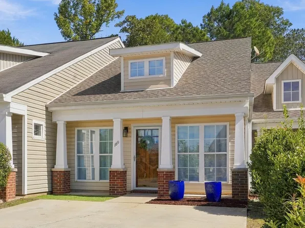 169 Little John Cir, Calera, AL 35040