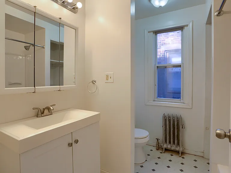 2114 Susquehanna St — Photo 7