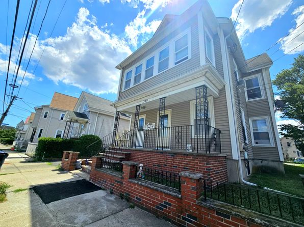 398 Charles St #2