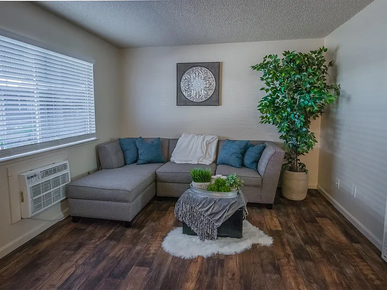 1210-1250 Kenny Dr — Photo 117