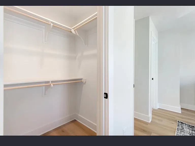 2305 Harvard Ave — Photo 13