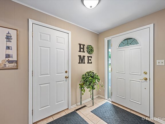 3rd image of 641 Devonshire Ln