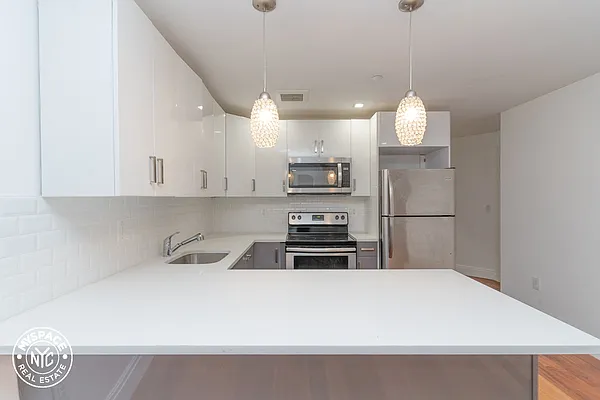 Rented by MySpaceNYC | media 13