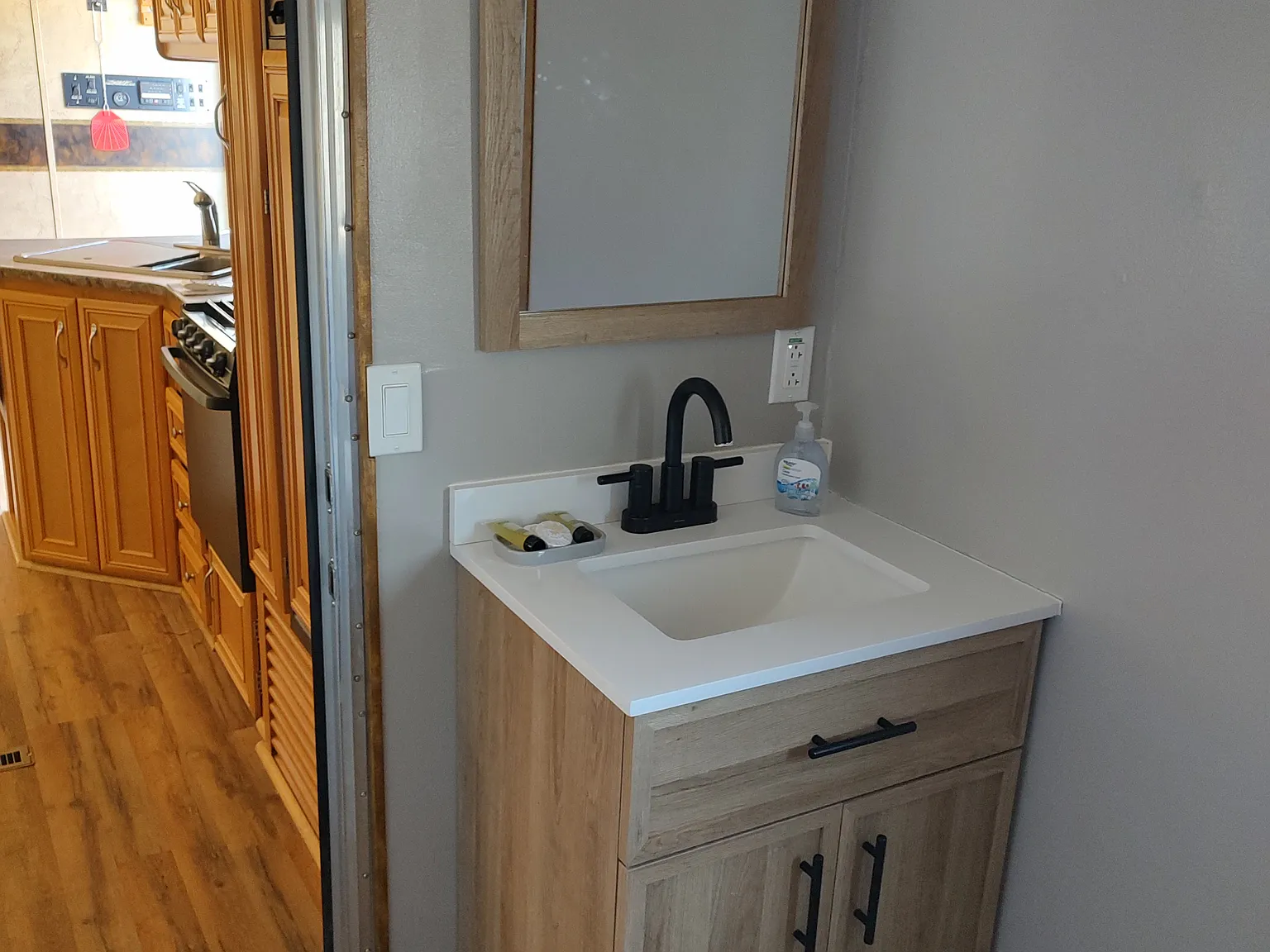 2 bed, 1.5 bath, 350 sqft, $700 — Photo 3
