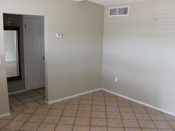 3rd image of 1023 E Kentucky St