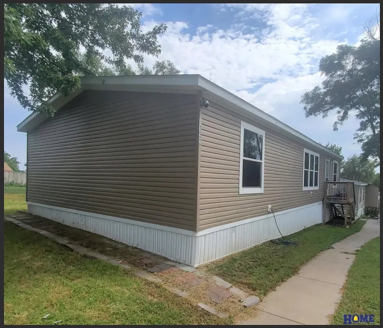 3 bed, 1324 sqft, $1,650 — Photo 1