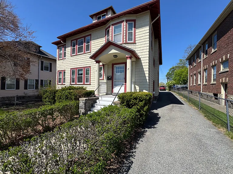 8 Mapleton St — Photo 22