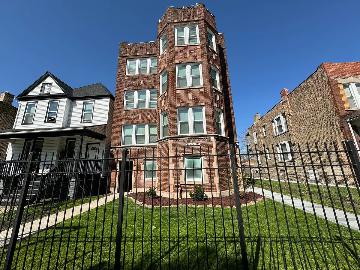 Building Photo - 7728 S Lowe Ave #3W