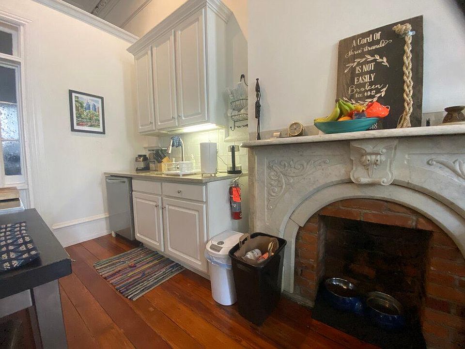1st image of 1518 Pine St APT 1F