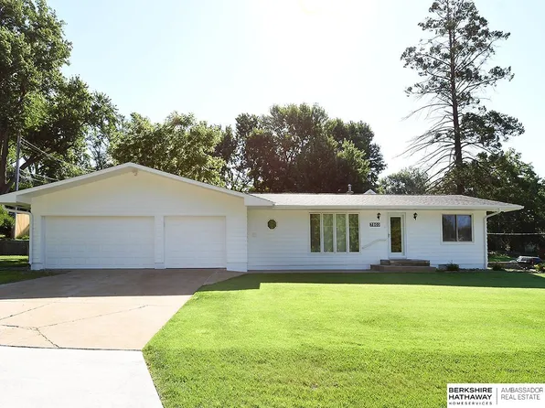 7803 N Ridge Dr, Omaha, NE 68112