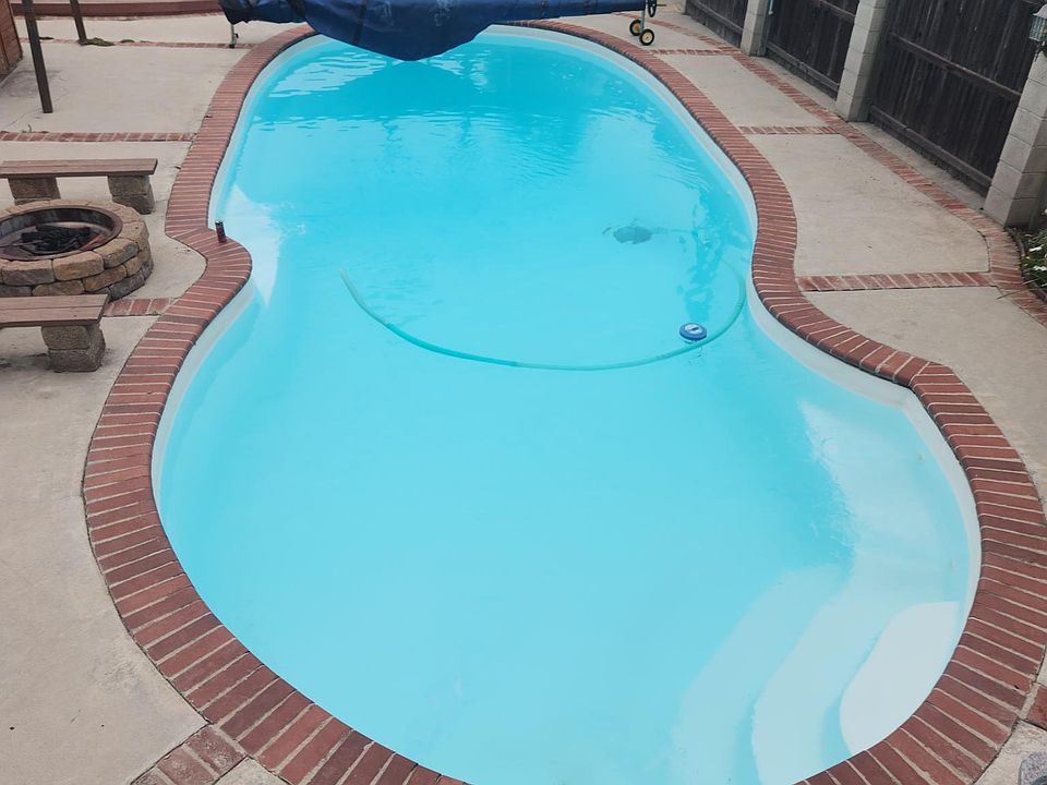 shared back yard with pool. Pool is subject to heat for a fee