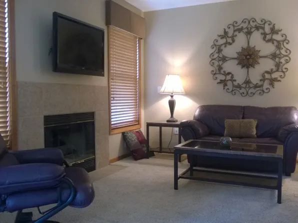 2616 W Highland View Cir SE, Grand Rapids, MI 49506