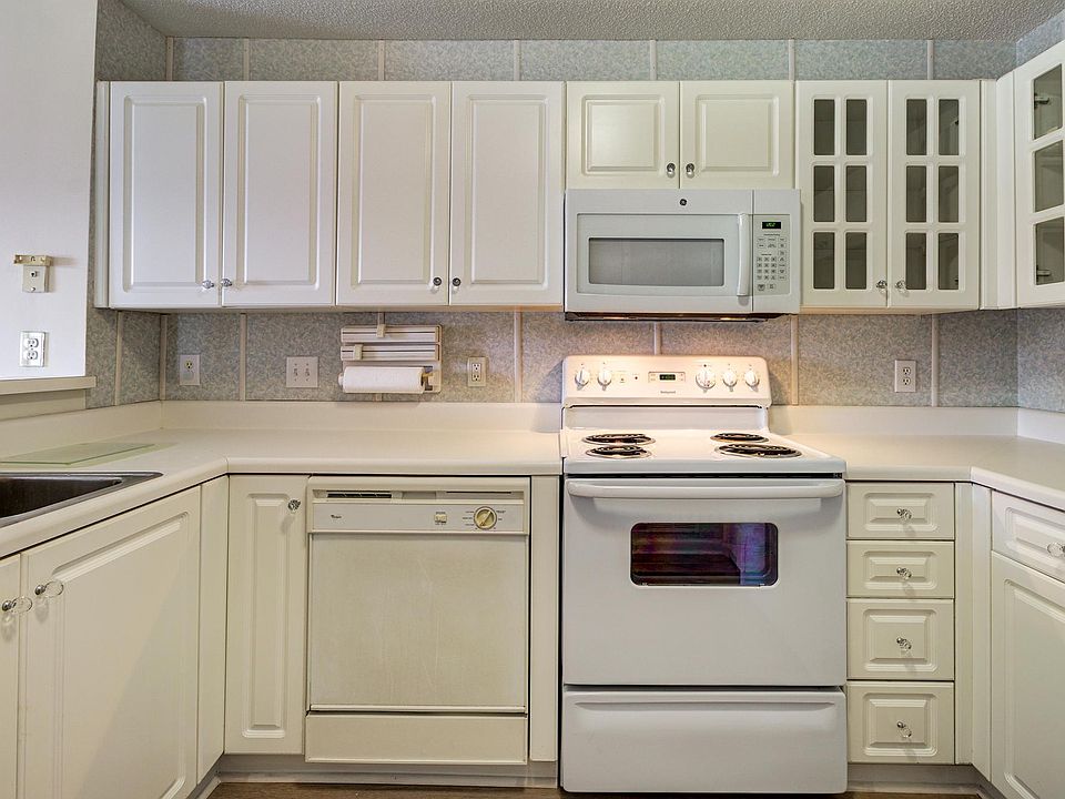 1st image of 4110 Breezewood Dr APT 103