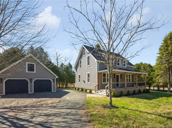 50 Hampton Rd, Rothesay, NB E2E 5L2
