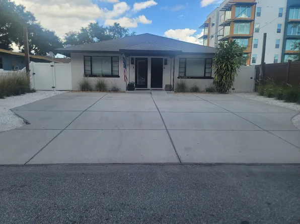 2113 10th St W APT 2, Bradenton, FL 34205