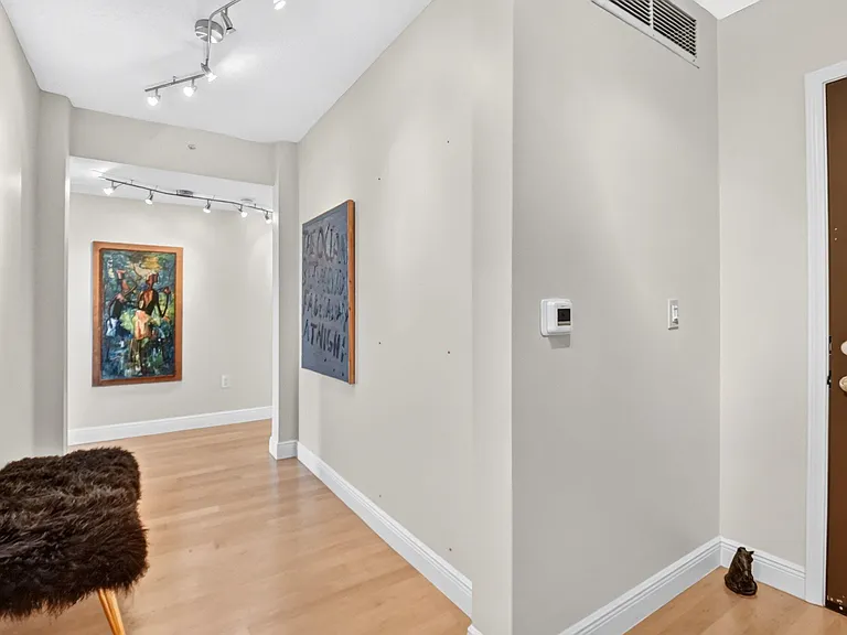 610 Clematis St #424 — Photo 3
