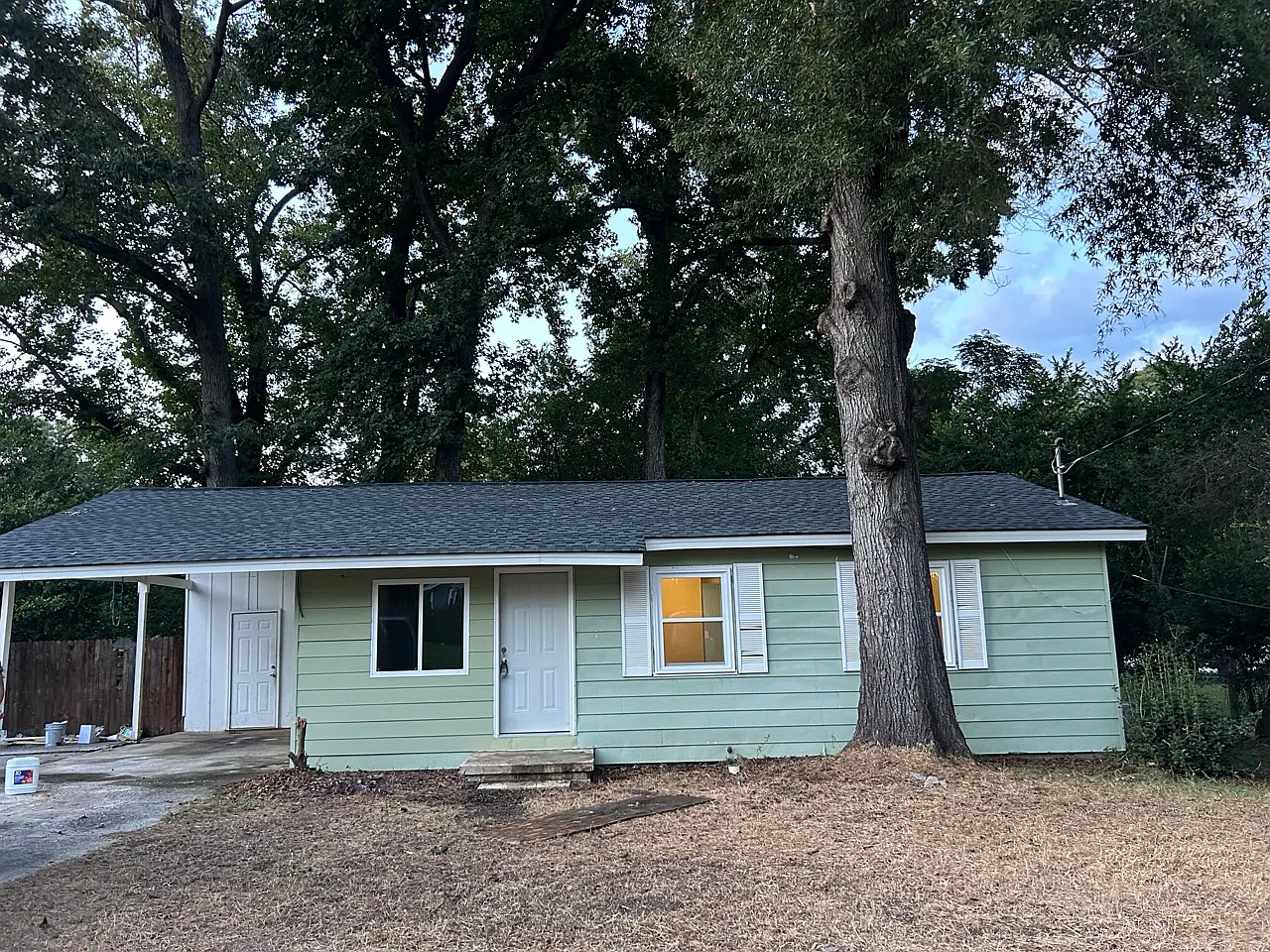 3 bed, 816 sqft, $1,295 — Photo 1