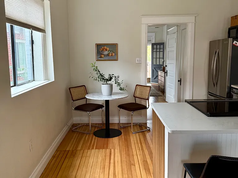 1573 N Hooker St — Photo 8