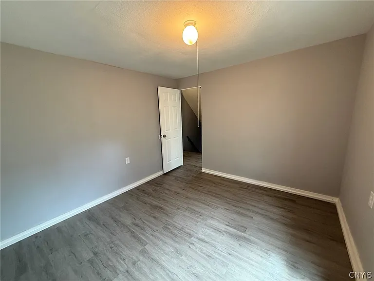 116 Alice Ave — Photo 11