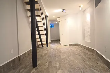 Rented by PREMIUM US INC