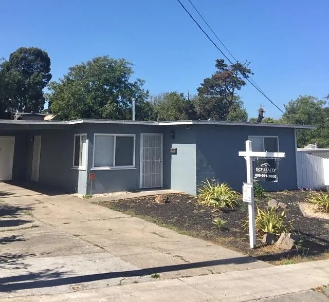 220 Montalvin Dr photo 1