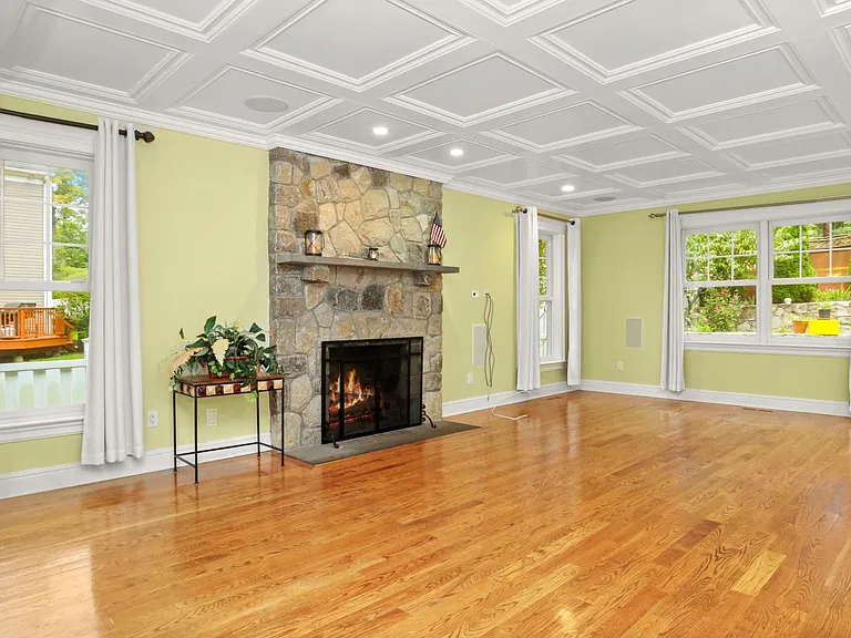 80 Brookside Dr — Photo 7