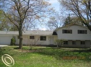 29898 Beacontree Rd, Farmington Hills, MI 48331