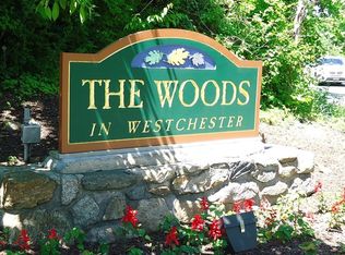 162 Woods View Ln, Ossining, NY 10562