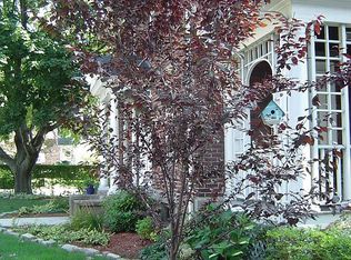 242 Pleasant St, Marblehead, MA 01945