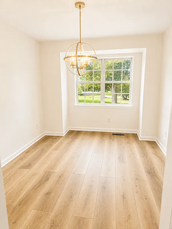 3 bed, 2.0 bath, 1463 sqft, $2,300 — Photo 3