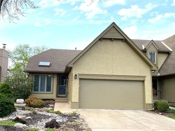 8310 W 120th Ter, Overland Park, KS 66213