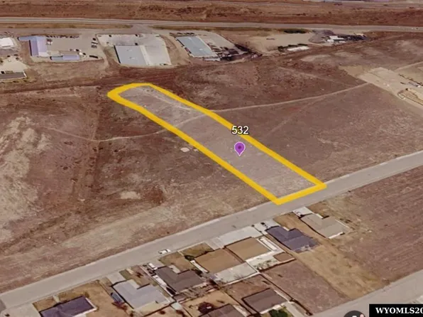 532 Emigrant Dr, Glenrock, WY 82637