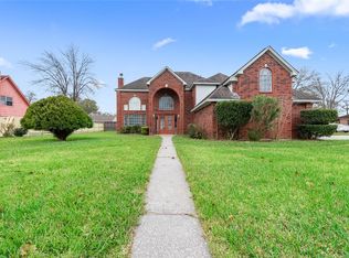 5318 Oak Cove Dr, Houston, TX 77091