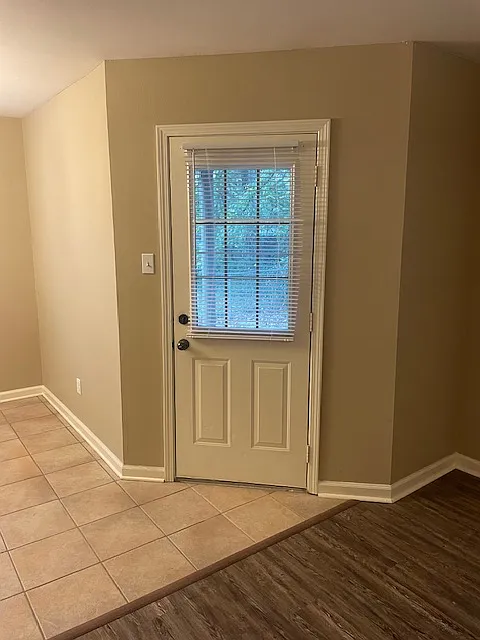3 bed, 1350 sqft, $1,350 — Photo 3