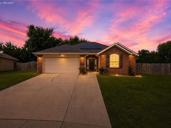 2901 S E St, Rogers, AR 72756