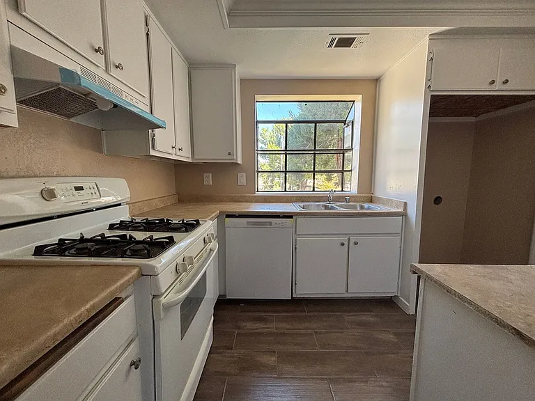 44430 15th St E #3 — Photo 9
