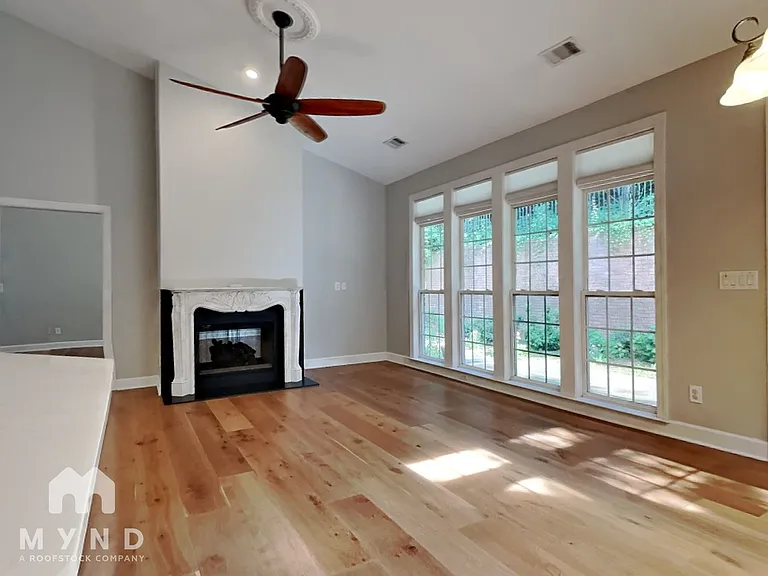 2149 Wrights Mill Cir NE — Photo 5
