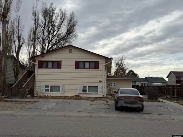 224 Indian Paintbrush St, Casper, WY 82604