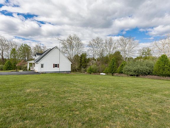 3rd image of 403 Augusta Farms Rd