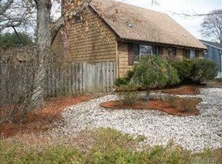 31 Lexington Ave, West Babylon, NY 11704