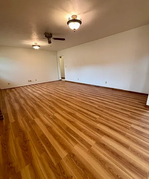 1102 W Will Rogers Dr — Photo 3