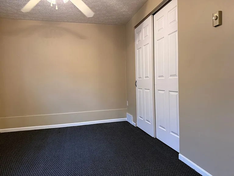 802 12th St NW — Photo 3