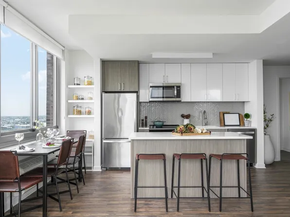 235 Grand image 1 of 30