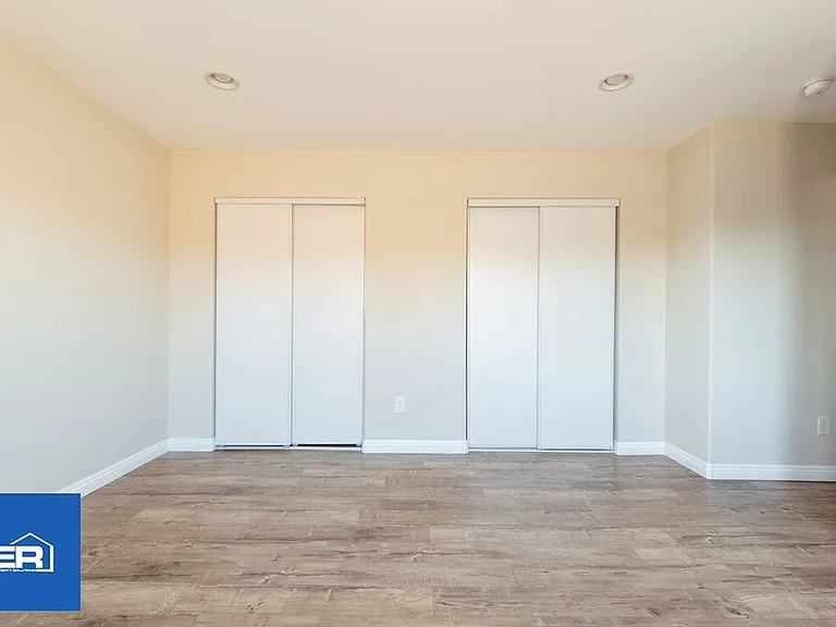2722 E Cincinnati St — Photo 20