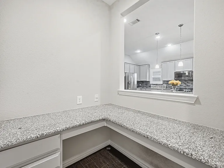 405 Windward Dr — Photo 27