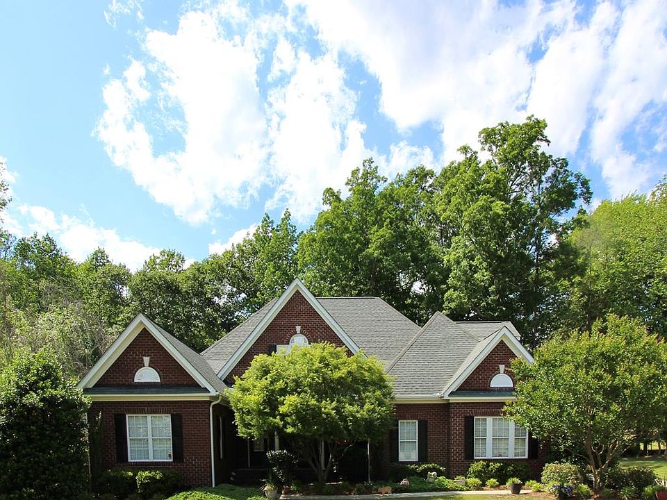 1st image of 1303 Sunset Dr