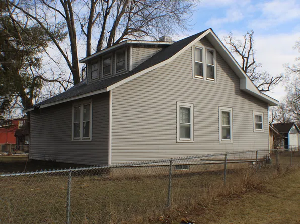 26175 W Forest Ave, Antioch, IL 60002