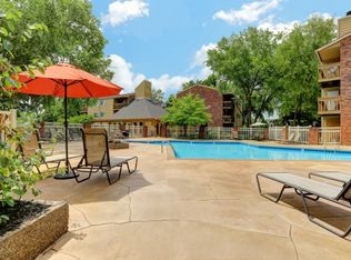 8013 Wood Creek Ct, Louisville, KY 40222