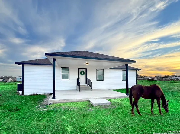 155 CRESTWAY RD, Somerset, TX 78069