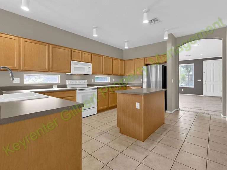 3676 E Bruce Ave — Photo 8